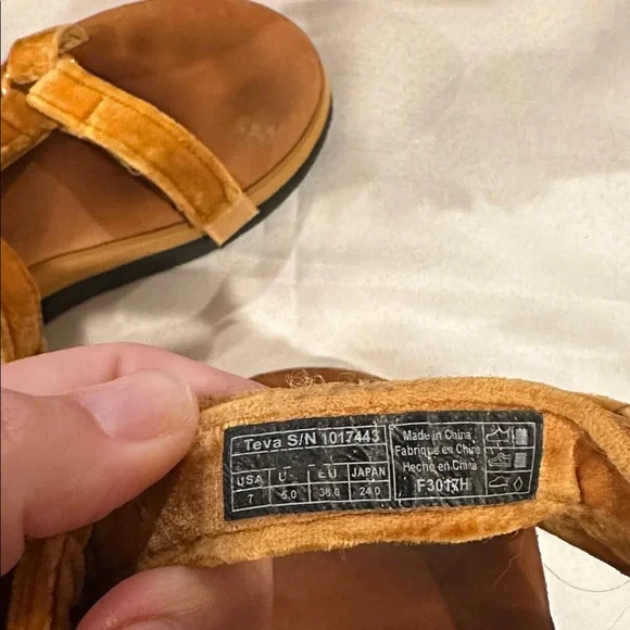 Teva Flatform Universal Velvet Sandals platform sandal women’s size 7 EUC‎ - Picture 7 of 7